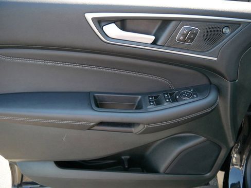 Certified 2024 Ford Edge Titanium image 9