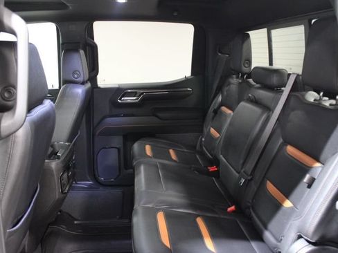 Used 2024 GMC Sierra 1500 AT4 w/ Technology Package AWD/4WD image 22