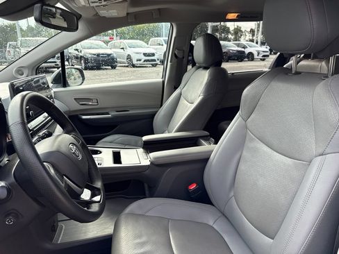 Used 2021 Toyota Sienna Limited AWD/4WD image 41