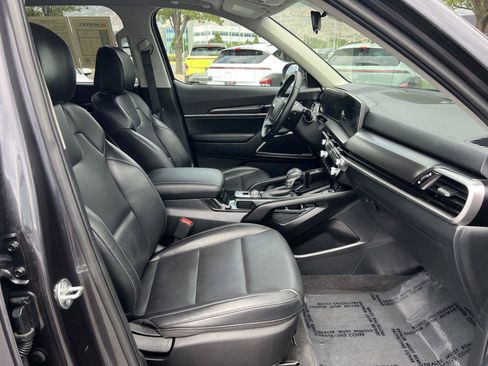 Used 2025 Kia Telluride S AWD/4WD image 17