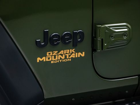 Used 2021 Jeep Wrangler Sport S image 13