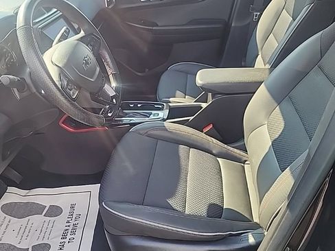Used 2022 Chevrolet TrailBlazer RS w/ Sun and Liftgate Package FWD image 22