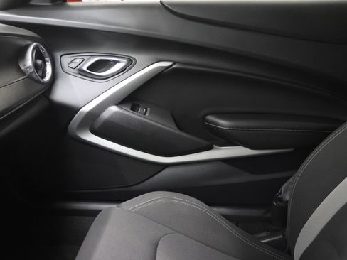 Used 2017 Chevrolet Camaro SS RWD image 13