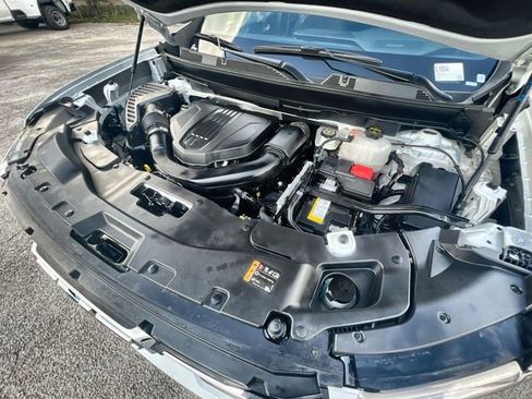 Certified 2025 GMC Acadia Elevation image 29