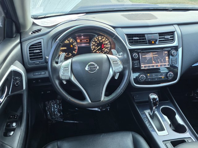 Certified 2018 Nissan Altima 2.5 SR w/ SR Special Edition FWD image 11