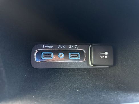 Used 2020 Jeep Grand Cherokee Altitude AWD/4WD image 26