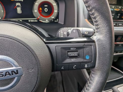 Used 2021 Nissan Rogue Platinum image 18