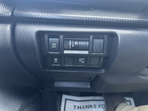 Used 2019 Subaru Crosstrek 2.0i Premium w/ Eyesight System image 29