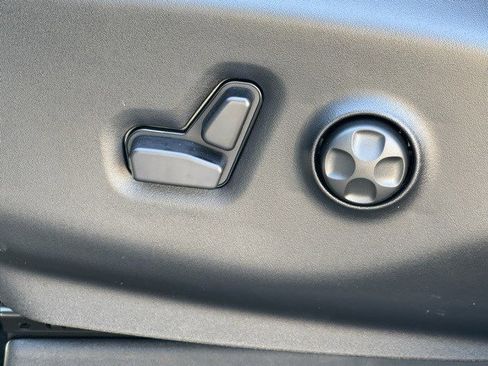 New 2026 Chrysler Pacifica Select image 12