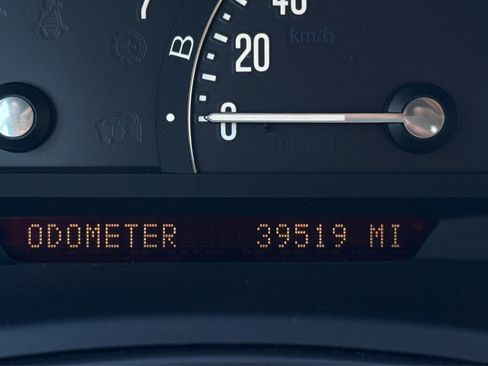 Used 2006 Cadillac XLR image 10