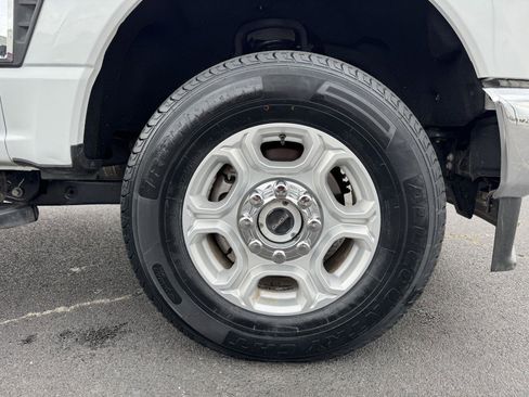 Used 2025 Ford F250 XLT w/ FX4 Off-Road Package AWD/4WD image 46