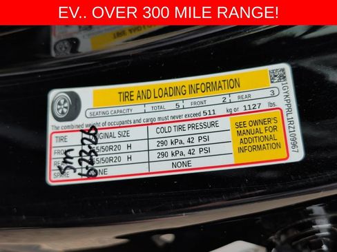 Used 2024 Cadillac Lyriq Luxury w/ LPO, Floor Liner Package AWD/4WD image 40
