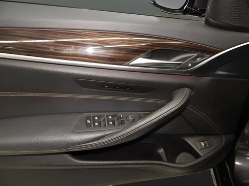 Used 2019 BMW 530i xDrive 530i xDrive image 13