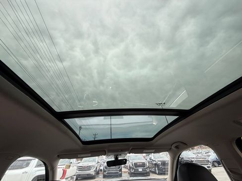 Used 2023 Volkswagen Atlas SE w/ Panoramic Sunroof Package image 24