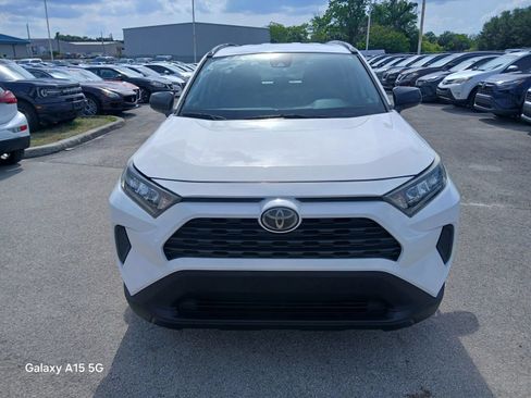 Used 2021 Toyota RAV4 LE FWD image 3