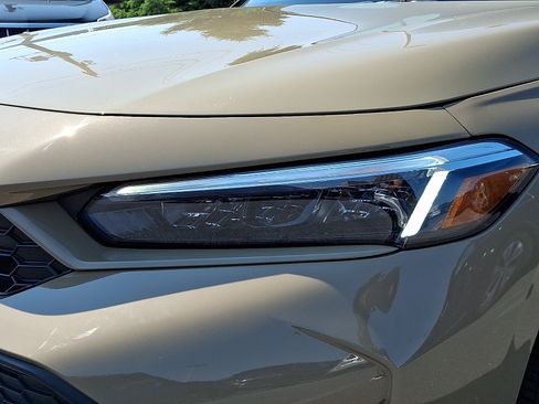 Used 2025 Honda Civic Sport image 9