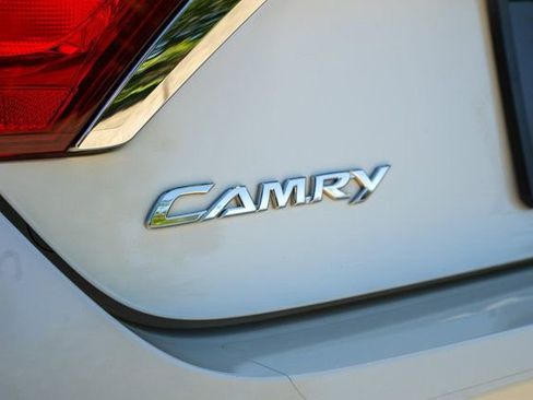 Used 2017 Toyota Camry XLE FWD image 15