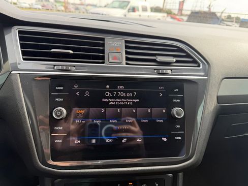 Used 2024 Volkswagen Tiguan SE image 25