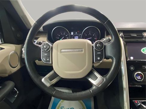 Used 2017 Land Rover Discovery HSE AWD/4WD image 13