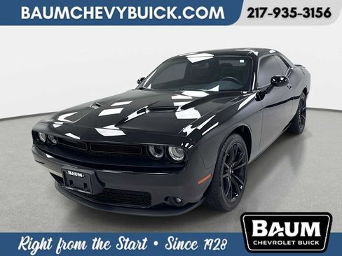 Used 2018 Dodge Challenger SXT w/ Blacktop Package RWD image 1