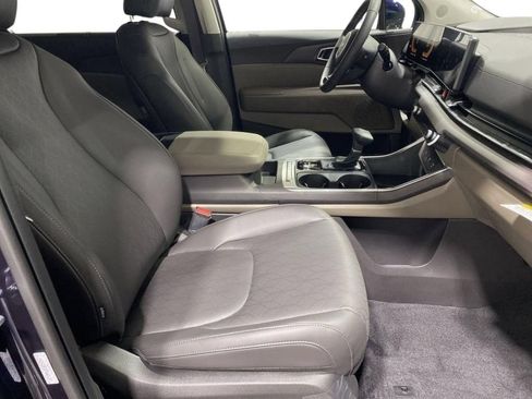 New 2026 Kia Carnival EX FWD image 21