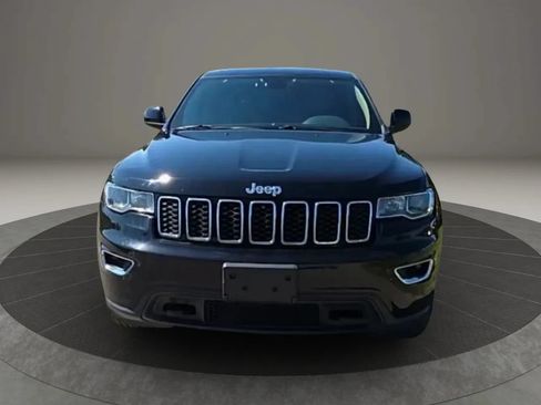 Used 2019 Jeep Grand Cherokee Laredo AWD/4WD image 2