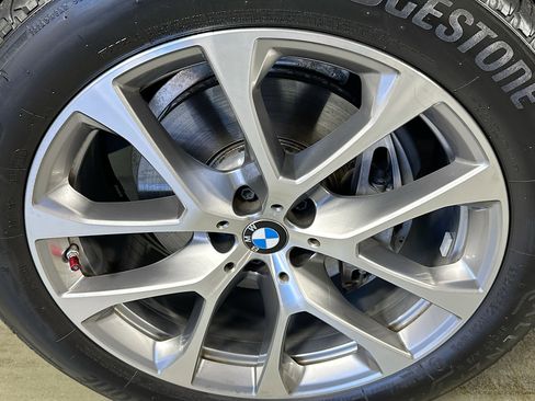 Used 2024 BMW X5 xDrive40i w/ Premium Package image 32