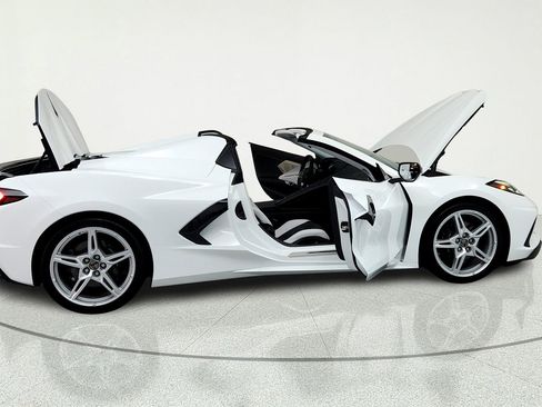 Used 2024 Chevrolet Corvette Stingray Premium Conv w/ Battery Protection Package RWD image 13