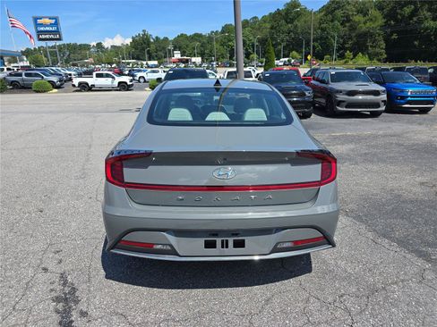 Used 2020 Hyundai Sonata SE FWD image 4