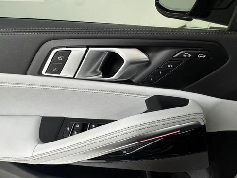 Used 2024 BMW X6 xDrive40i w/ Premium Package image 32