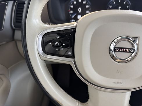 Used 2022 Volvo XC90 T5 Momentum w/ Climate Package AWD/4WD image 19
