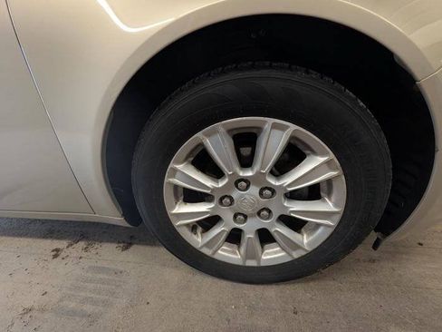 Used 2012 Buick Regal Leather FWD image 18