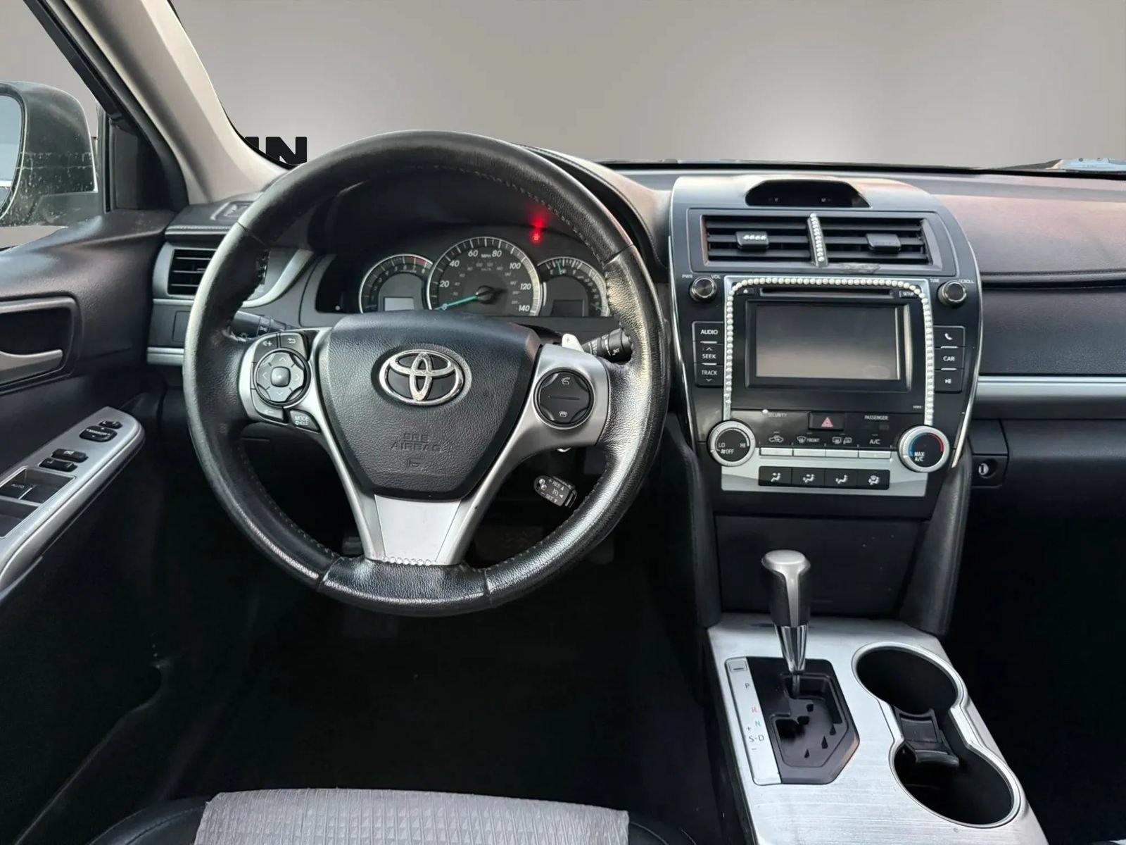 Used 2012 Toyota Camry SE FWD image 16