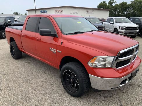 Used 2019 RAM 1500 Classic SLT AWD/4WD image 2