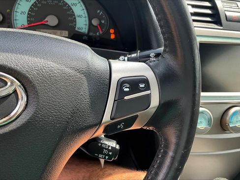 Used 2009 Toyota Camry SE FWD image 12