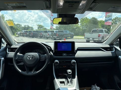 Used 2024 Toyota RAV4 XLE FWD image 13