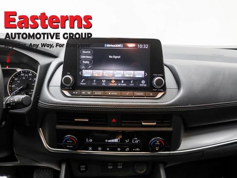 Used 2024 Nissan Rogue SV image 12