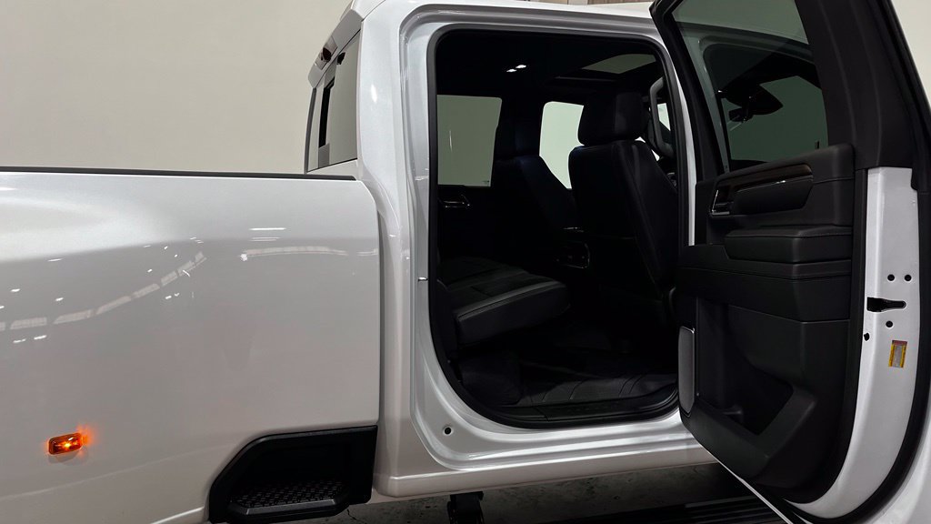 Used 2024 Chevrolet Silverado 3500 High Country w/ High Country Premium Package AWD/4WD image 16