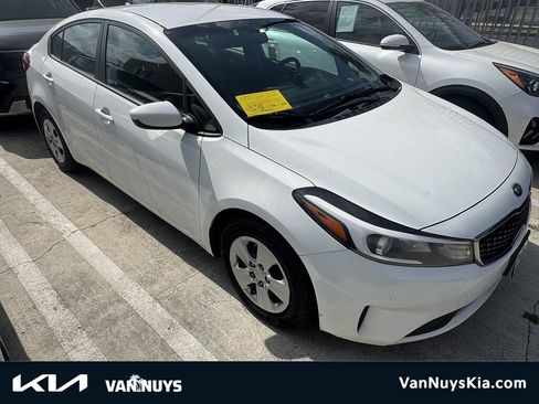 Used 2017 Kia Forte LX FWD image 1