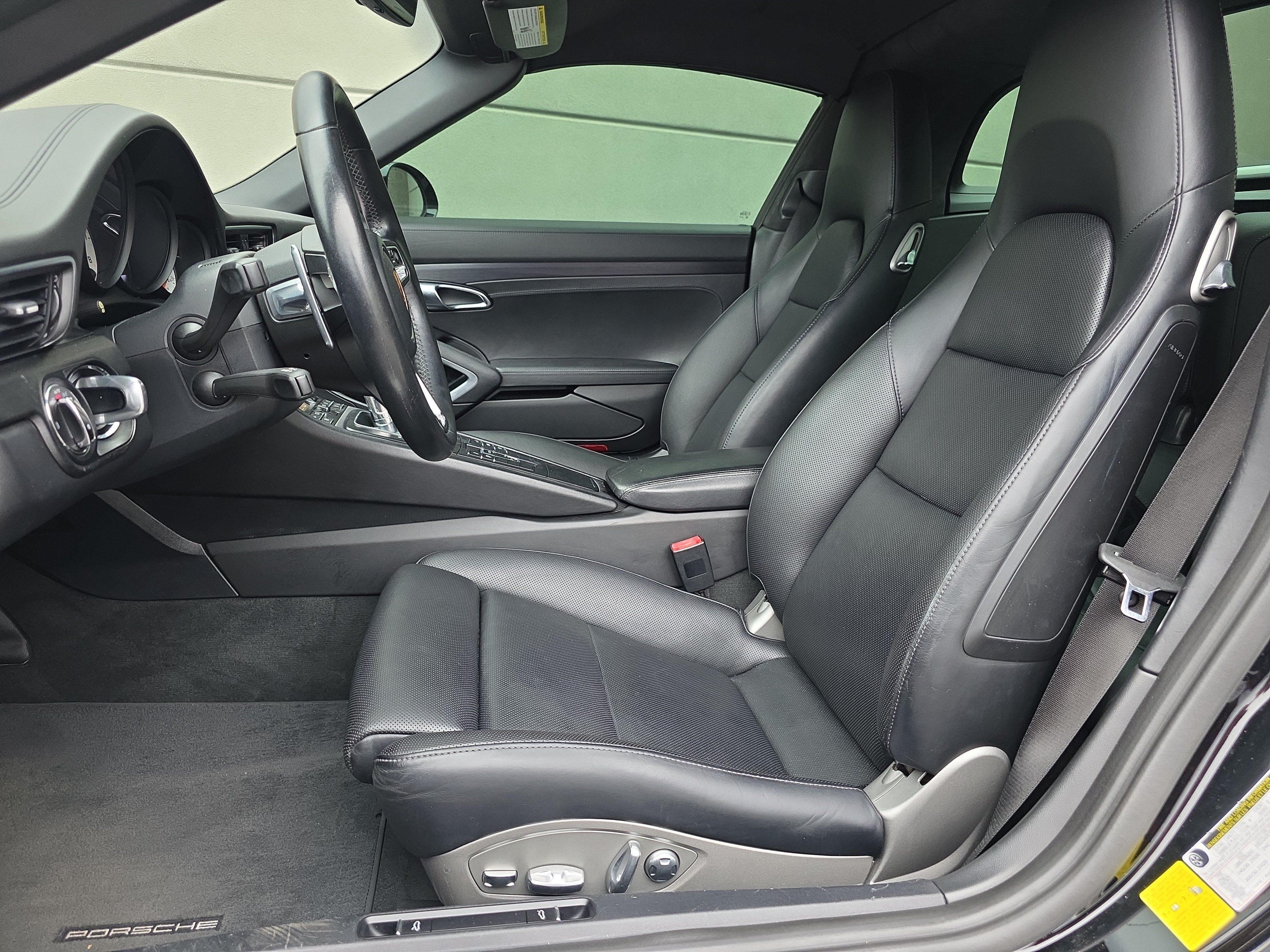 Certified 2018 Porsche 911 Targa 4 GTS AWD/4WD image 5