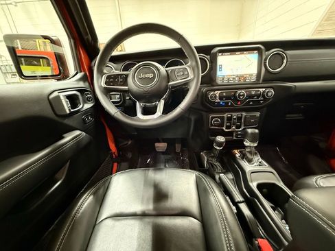 Used 2023 Jeep Wrangler Unlimited Sahara AWD/4WD image 29
