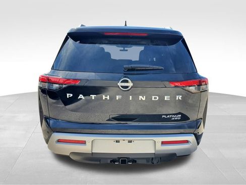New 2025 Nissan Pathfinder Platinum image 4