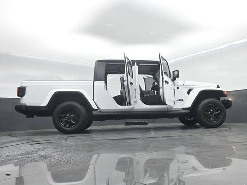 Used 2021 Jeep Gladiator Sport AWD/4WD image 73