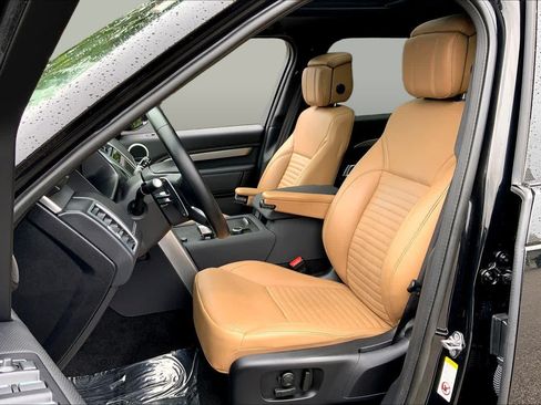 Used 2023 Land Rover Discovery HSE R-Dynamic AWD/4WD image 9
