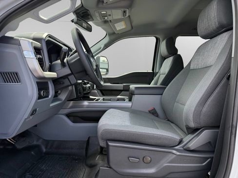 New 2026 Ford F250 XLT w/ XLT Premium Package AWD/4WD image 9