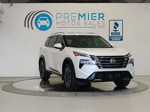 Used 2025 Nissan Rogue Platinum w/ Tech Package image 71