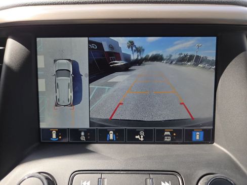 Used 2021 GMC Acadia Denali w/ Denali Technology Package FWD image 12