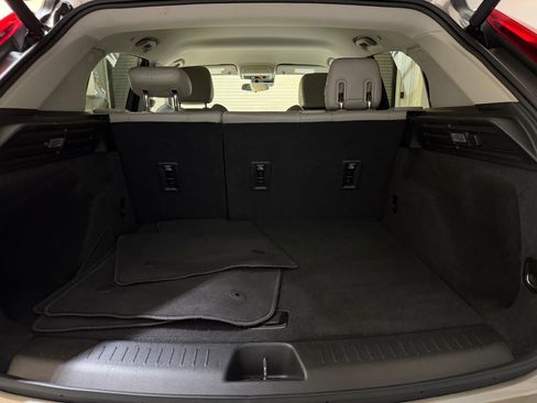 Certified 2023 Cadillac XT4 Luxury image 37