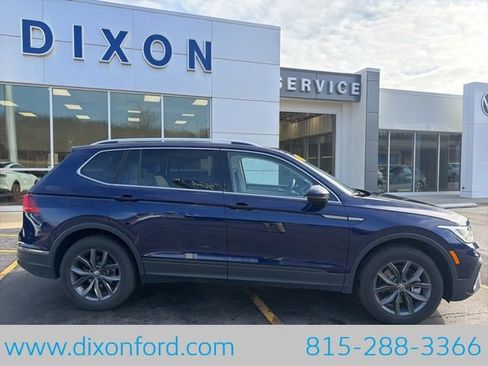 Used 2024 Volkswagen Tiguan SE image 8