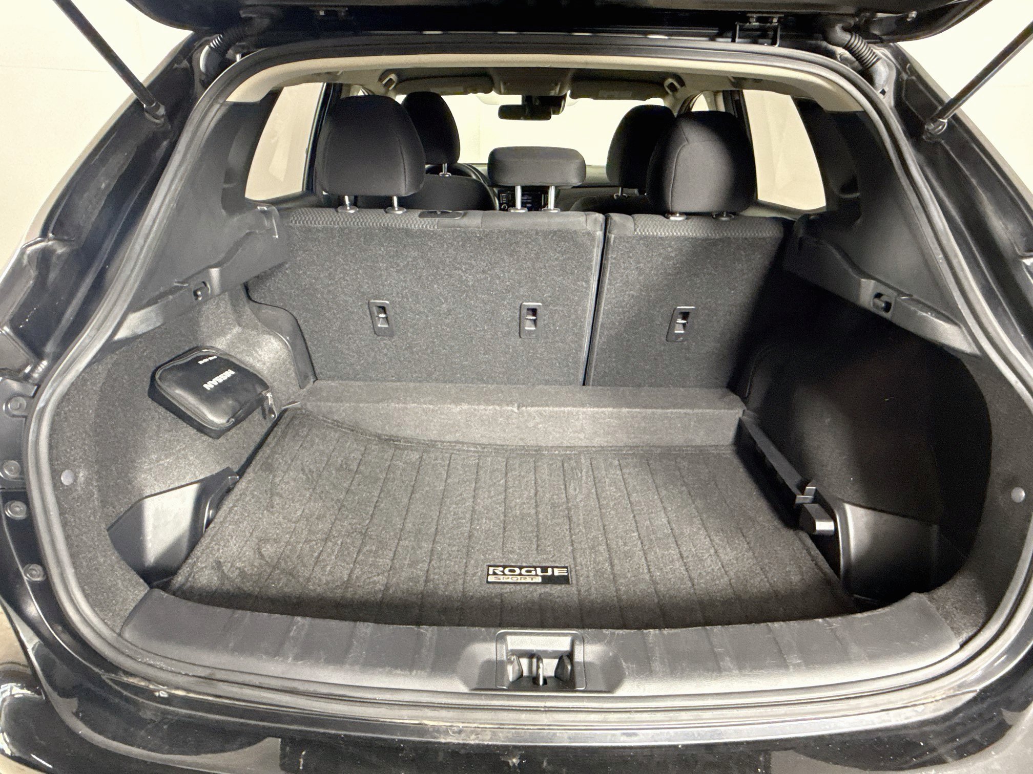 Used 2020 Nissan Rogue Sport S FWD image 31